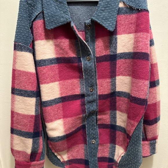 New In medium Shacket NWOT - Picture 11 of 12